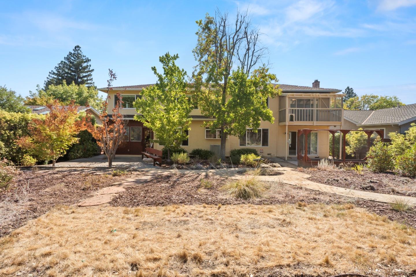 Detail Gallery Image 2 of 14 For 1357 Bedford Ave, Sunnyvale,  CA 94087 - 5 Beds | 4 Baths