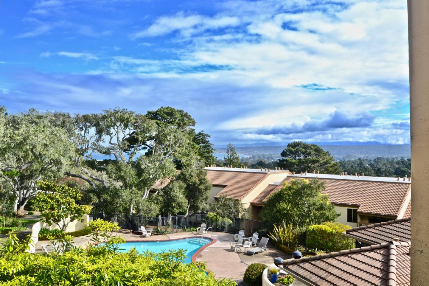 Detail Gallery Image 2 of 16 For 4305 Golden Oaks Ln, Monterey,  CA 93940 - 1 Beds | 1 Baths