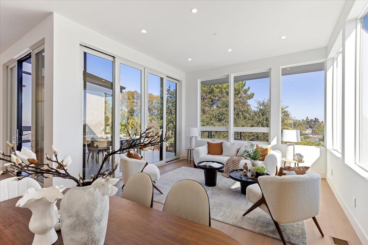 Detail Gallery Image 14 of 82 For 61 Hilltop Dr, San Carlos,  CA 94070 - 5 Beds | 4/2 Baths