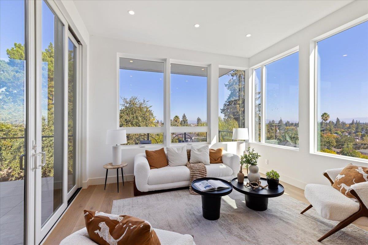 Detail Gallery Image 15 of 82 For 61 Hilltop Dr, San Carlos,  CA 94070 - 5 Beds | 4/2 Baths