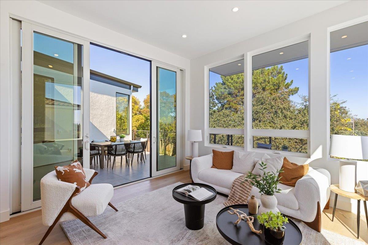 Detail Gallery Image 16 of 82 For 61 Hilltop Dr, San Carlos,  CA 94070 - 5 Beds | 4/2 Baths