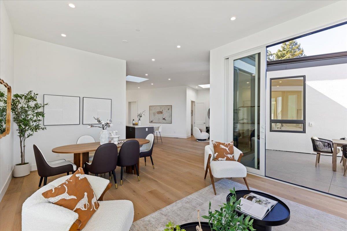 Detail Gallery Image 17 of 82 For 61 Hilltop Dr, San Carlos,  CA 94070 - 5 Beds | 4/2 Baths