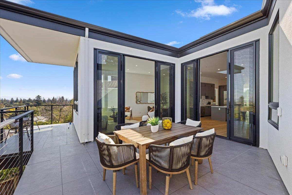 Detail Gallery Image 18 of 82 For 61 Hilltop Dr, San Carlos,  CA 94070 - 5 Beds | 4/2 Baths