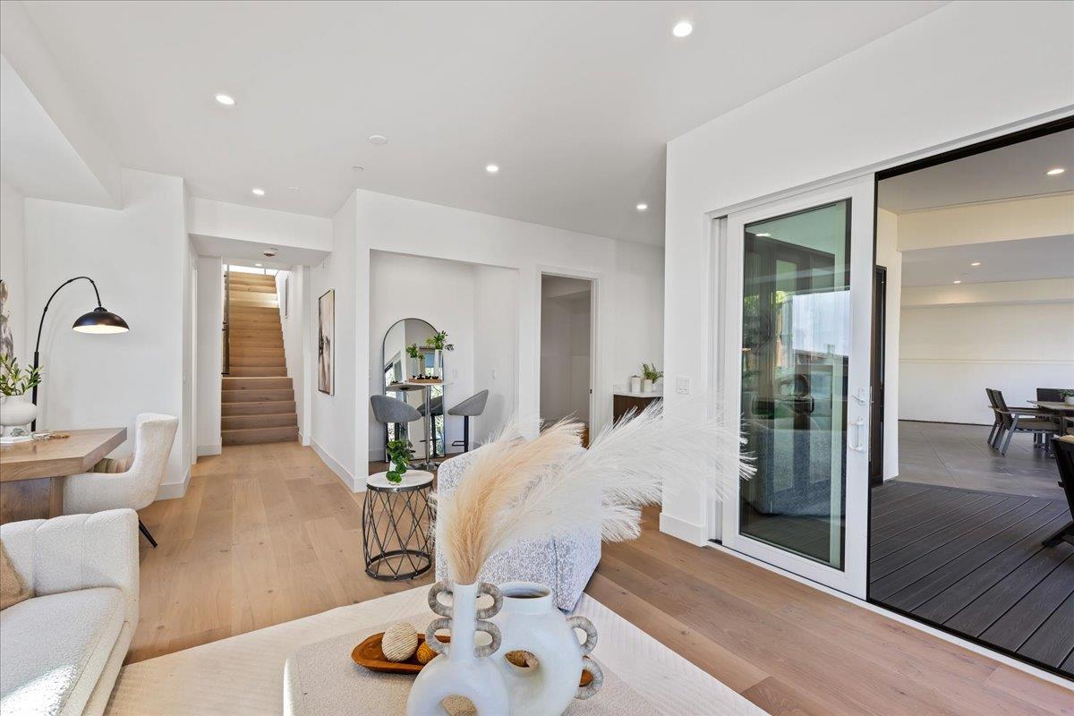 Detail Gallery Image 22 of 82 For 61 Hilltop Dr, San Carlos,  CA 94070 - 5 Beds | 4/2 Baths