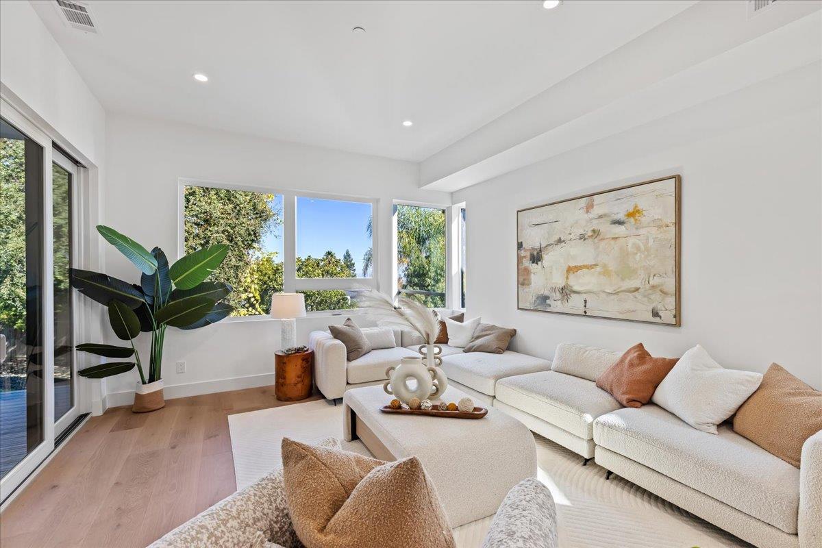 Detail Gallery Image 25 of 82 For 61 Hilltop Dr, San Carlos,  CA 94070 - 5 Beds | 4/2 Baths