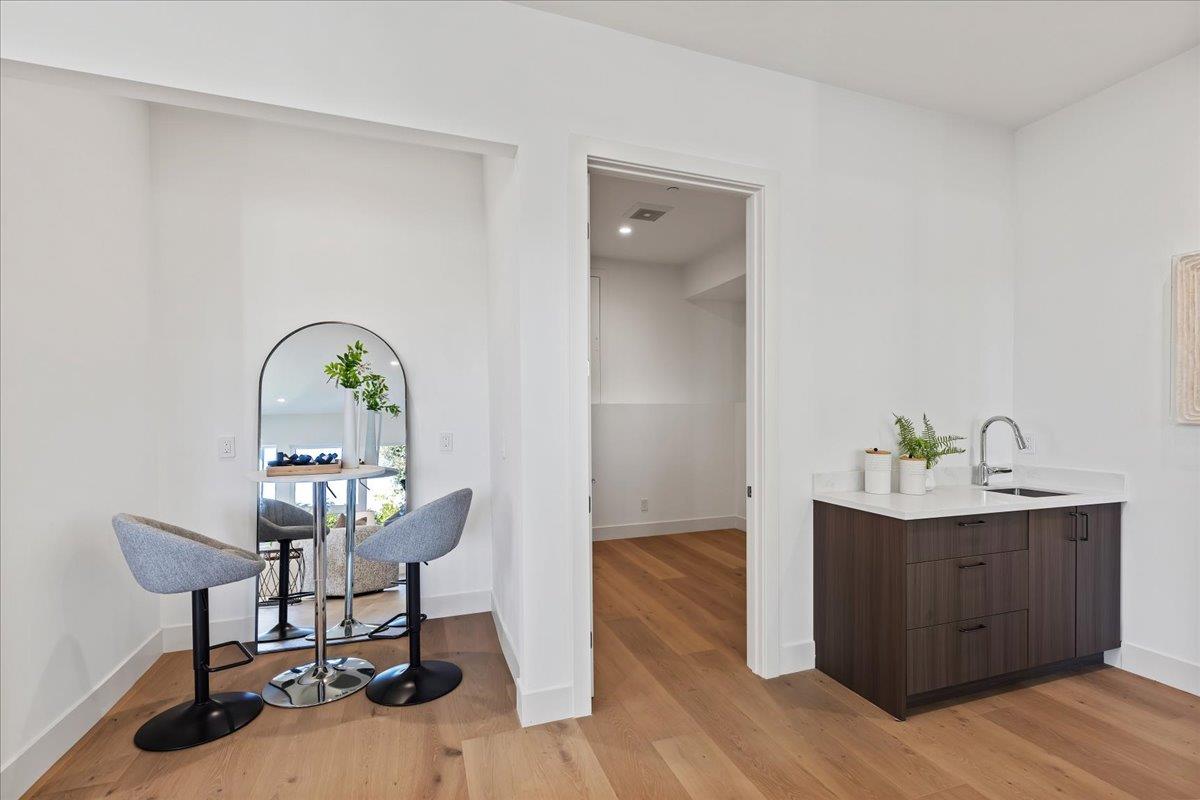 Detail Gallery Image 27 of 82 For 61 Hilltop Dr, San Carlos,  CA 94070 - 5 Beds | 4/2 Baths