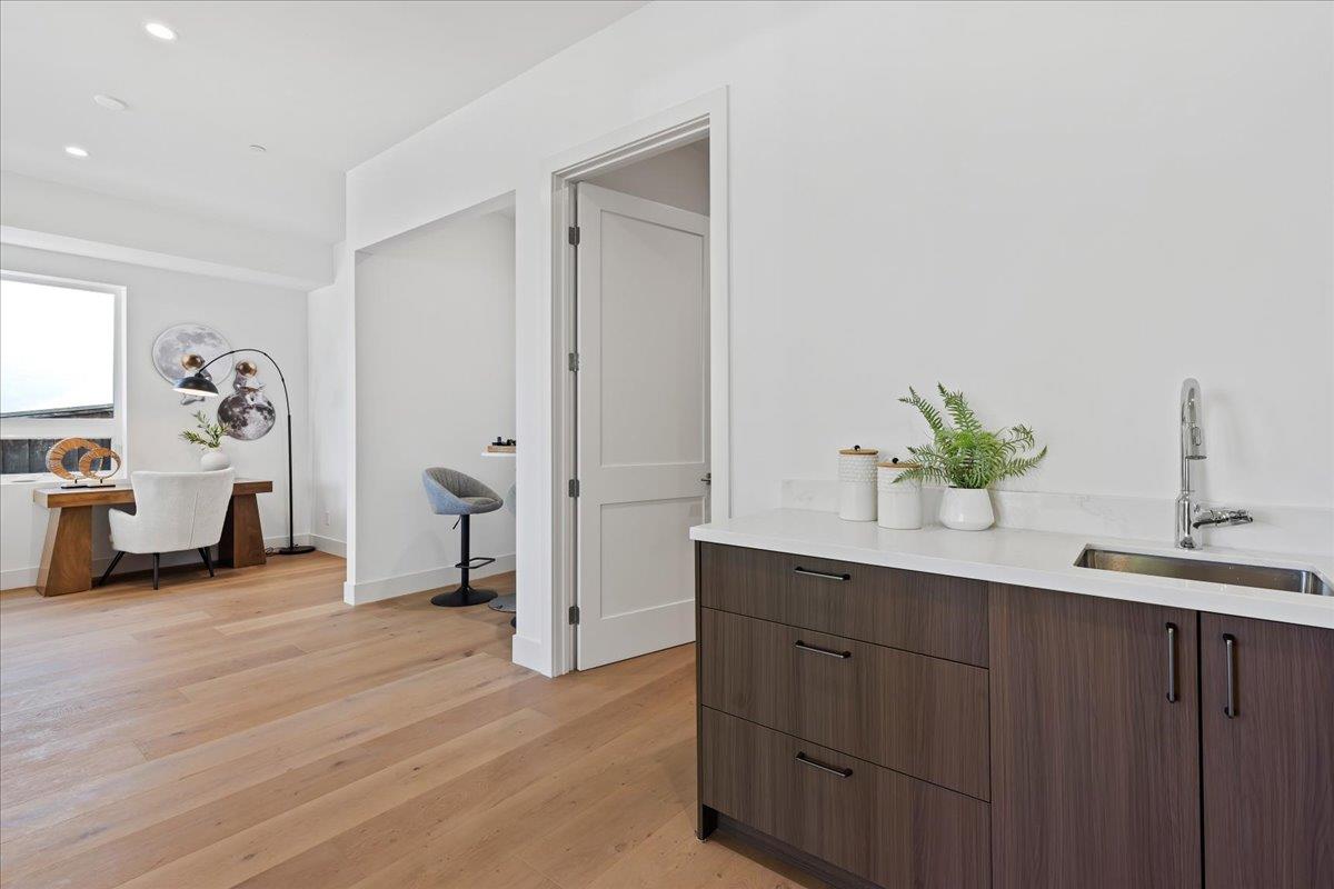 Detail Gallery Image 29 of 82 For 61 Hilltop Dr, San Carlos,  CA 94070 - 5 Beds | 4/2 Baths