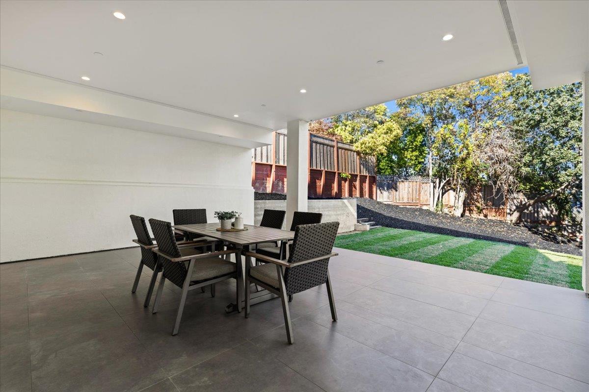 Detail Gallery Image 33 of 82 For 61 Hilltop Dr, San Carlos,  CA 94070 - 5 Beds | 4/2 Baths