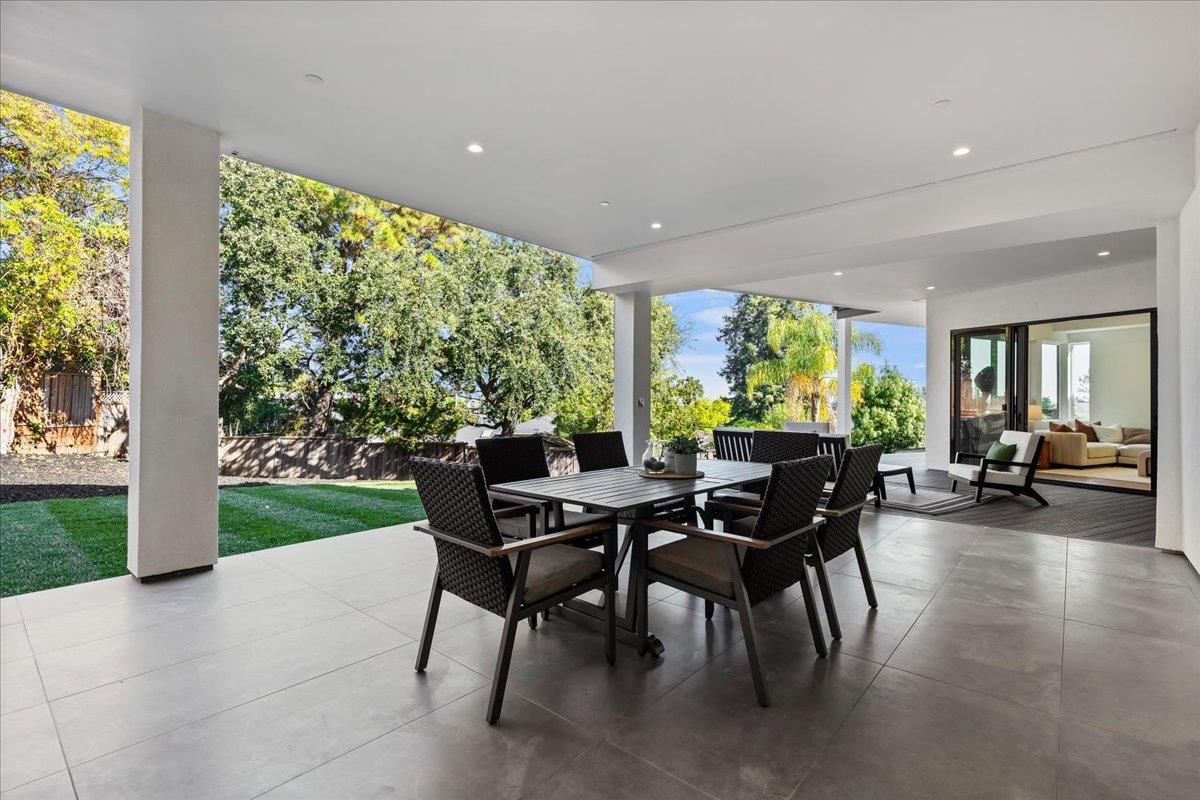 Detail Gallery Image 34 of 82 For 61 Hilltop Dr, San Carlos,  CA 94070 - 5 Beds | 4/2 Baths