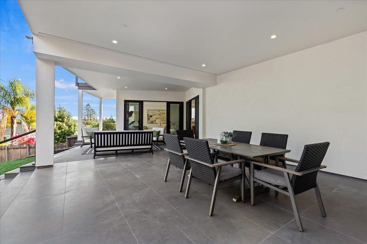 Detail Gallery Image 35 of 82 For 61 Hilltop Dr, San Carlos,  CA 94070 - 5 Beds | 4/2 Baths