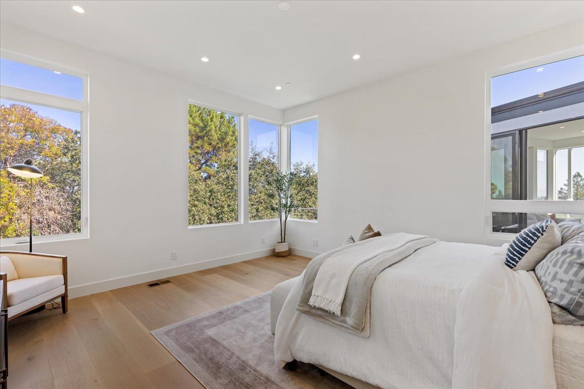 Detail Gallery Image 39 of 82 For 61 Hilltop Dr, San Carlos,  CA 94070 - 5 Beds | 4/2 Baths