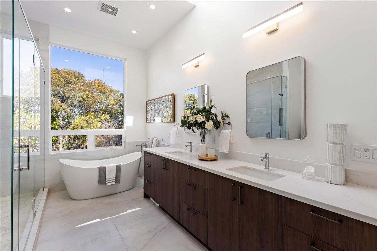 Detail Gallery Image 43 of 82 For 61 Hilltop Dr, San Carlos,  CA 94070 - 5 Beds | 4/2 Baths