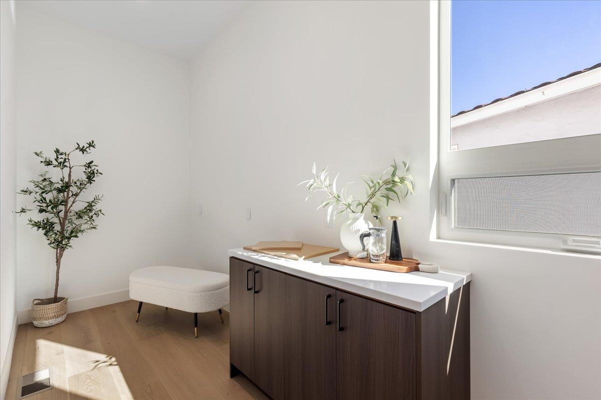 Detail Gallery Image 47 of 82 For 61 Hilltop Dr, San Carlos,  CA 94070 - 5 Beds | 4/2 Baths