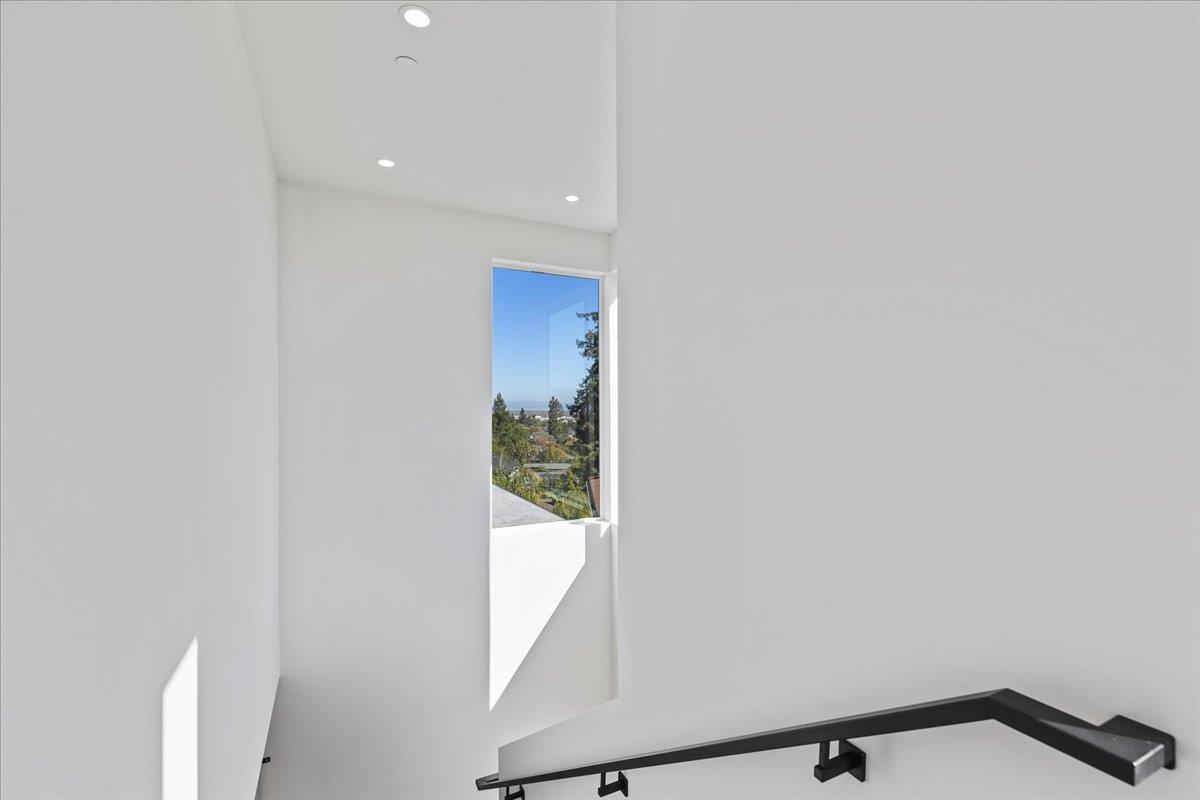 Detail Gallery Image 49 of 82 For 61 Hilltop Dr, San Carlos,  CA 94070 - 5 Beds | 4/2 Baths
