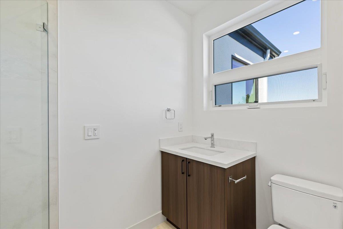 Detail Gallery Image 52 of 82 For 61 Hilltop Dr, San Carlos,  CA 94070 - 5 Beds | 4/2 Baths