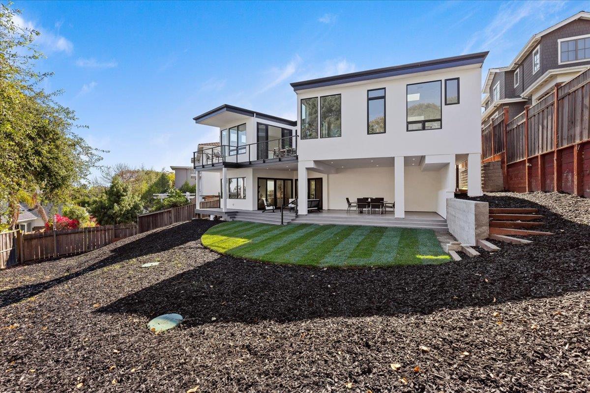 Detail Gallery Image 67 of 82 For 61 Hilltop Dr, San Carlos,  CA 94070 - 5 Beds | 4/2 Baths