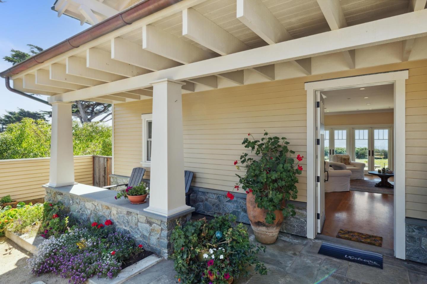 Detail Gallery Image 6 of 76 For 263 Nevada Ave, Moss Beach,  CA 94038 - 4 Beds | 4/1 Baths