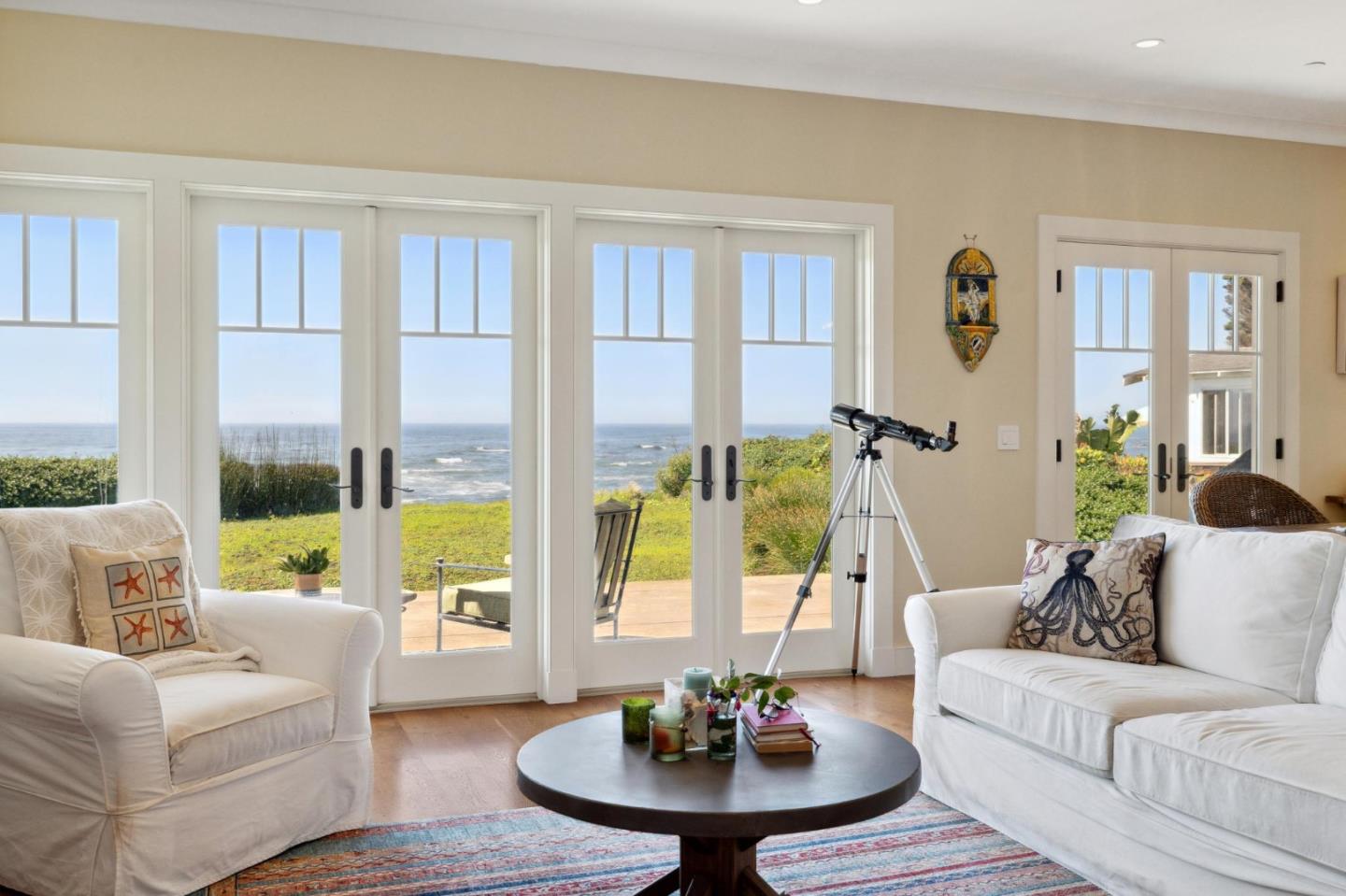 Detail Gallery Image 9 of 76 For 263 Nevada Ave, Moss Beach,  CA 94038 - 4 Beds | 4/1 Baths