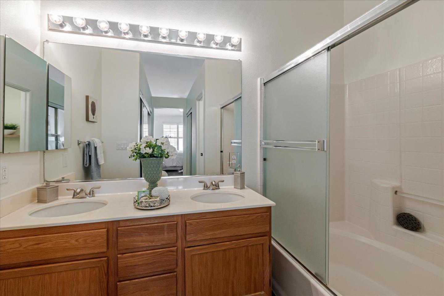 Detail Gallery Image 15 of 27 For 6220 Barb Werner Ln, San Jose,  CA 95119 - 2 Beds | 2/1 Baths