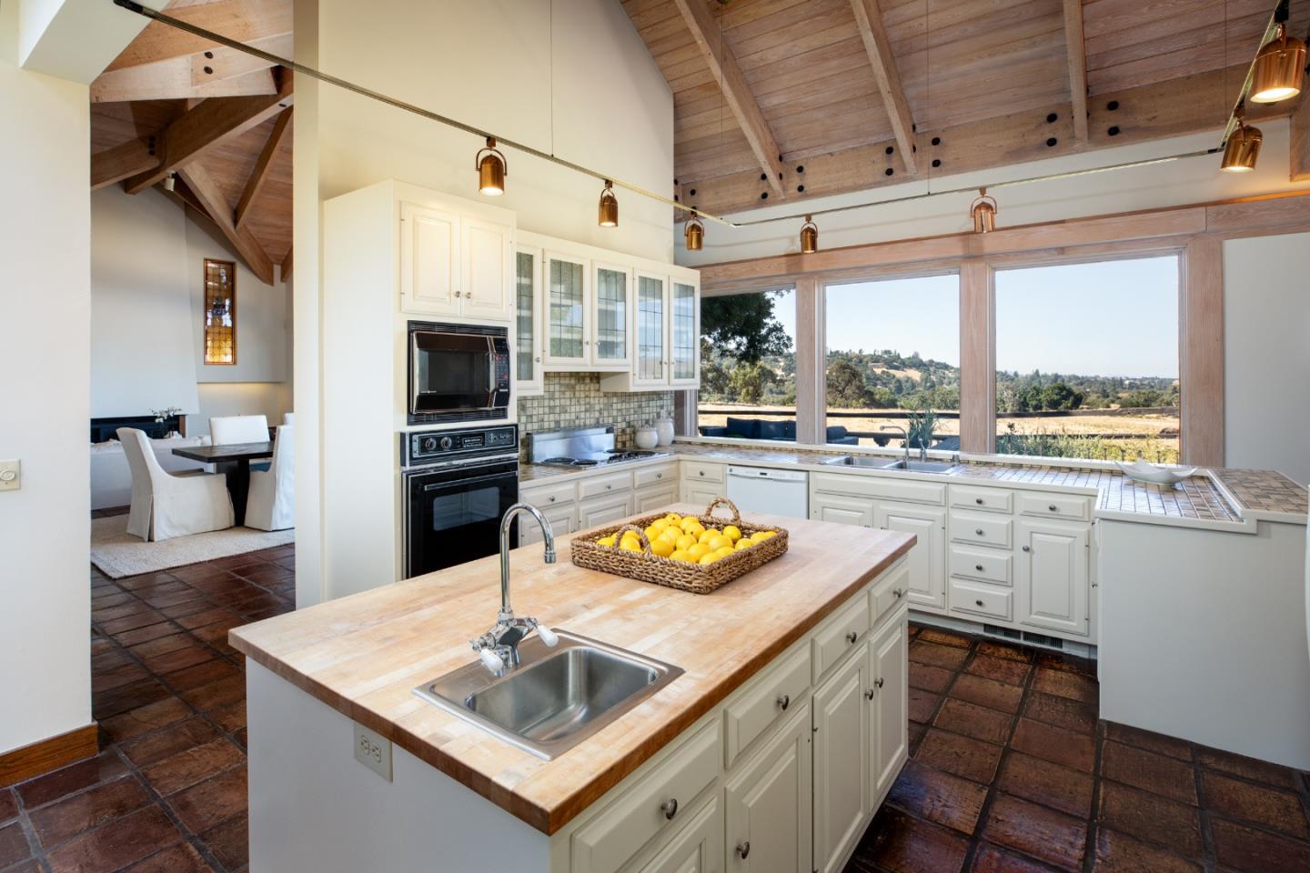 Detail Gallery Image 10 of 57 For 5 Arastradero Rd, Portola Valley,  CA 94028 - 6 Beds | 5 Baths