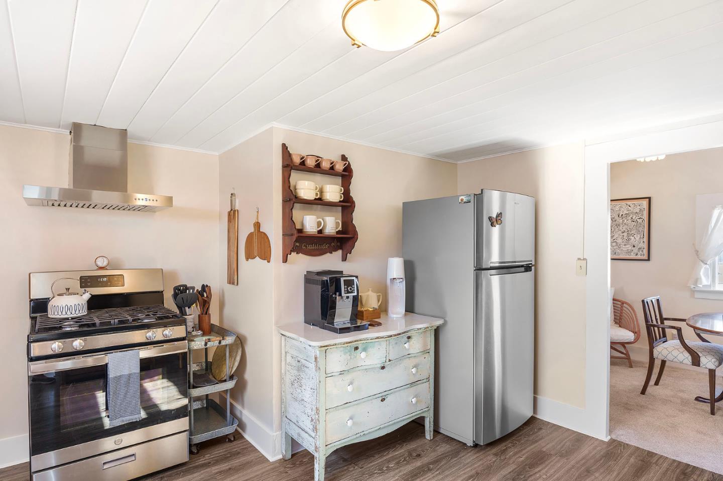 Detail Gallery Image 16 of 27 For 311 Eardley Ave, Pacific Grove,  CA 93950 - 2 Beds | 1 Baths