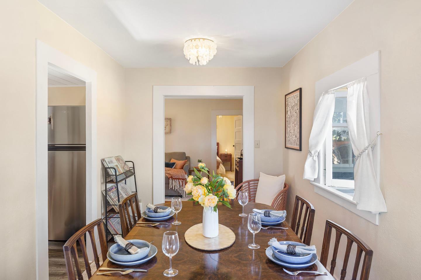 Detail Gallery Image 9 of 27 For 311 Eardley Ave, Pacific Grove,  CA 93950 - 2 Beds | 1 Baths