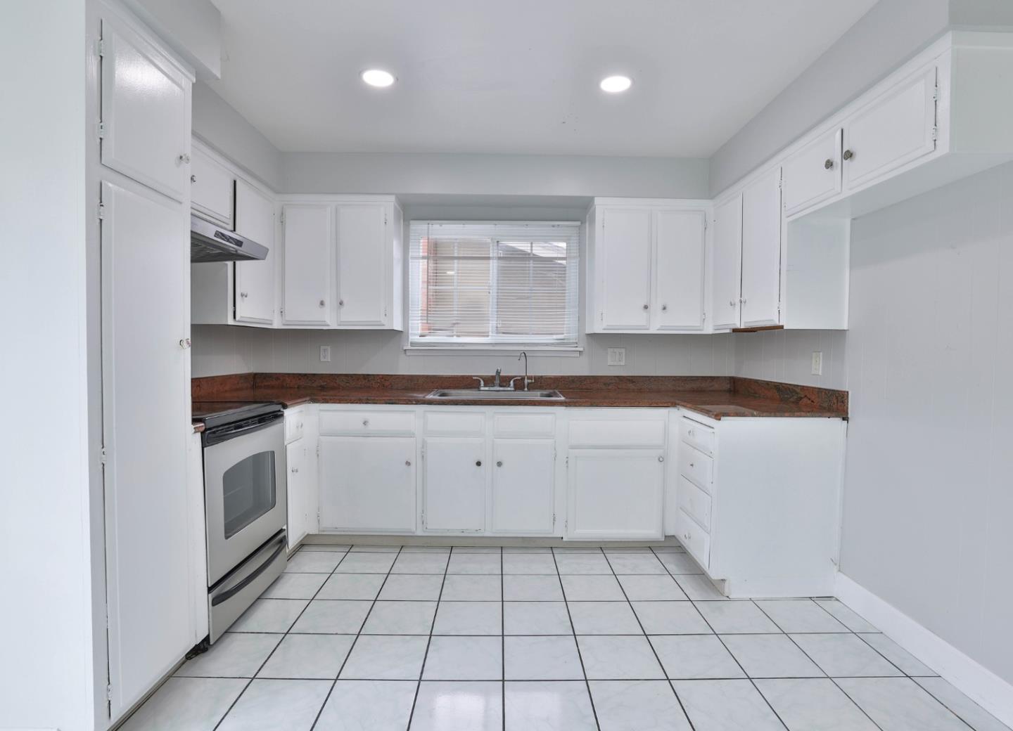 Detail Gallery Image 6 of 24 For 175 Page Mill Dr, San Jose,  CA 95111 - 4 Beds | 2/1 Baths