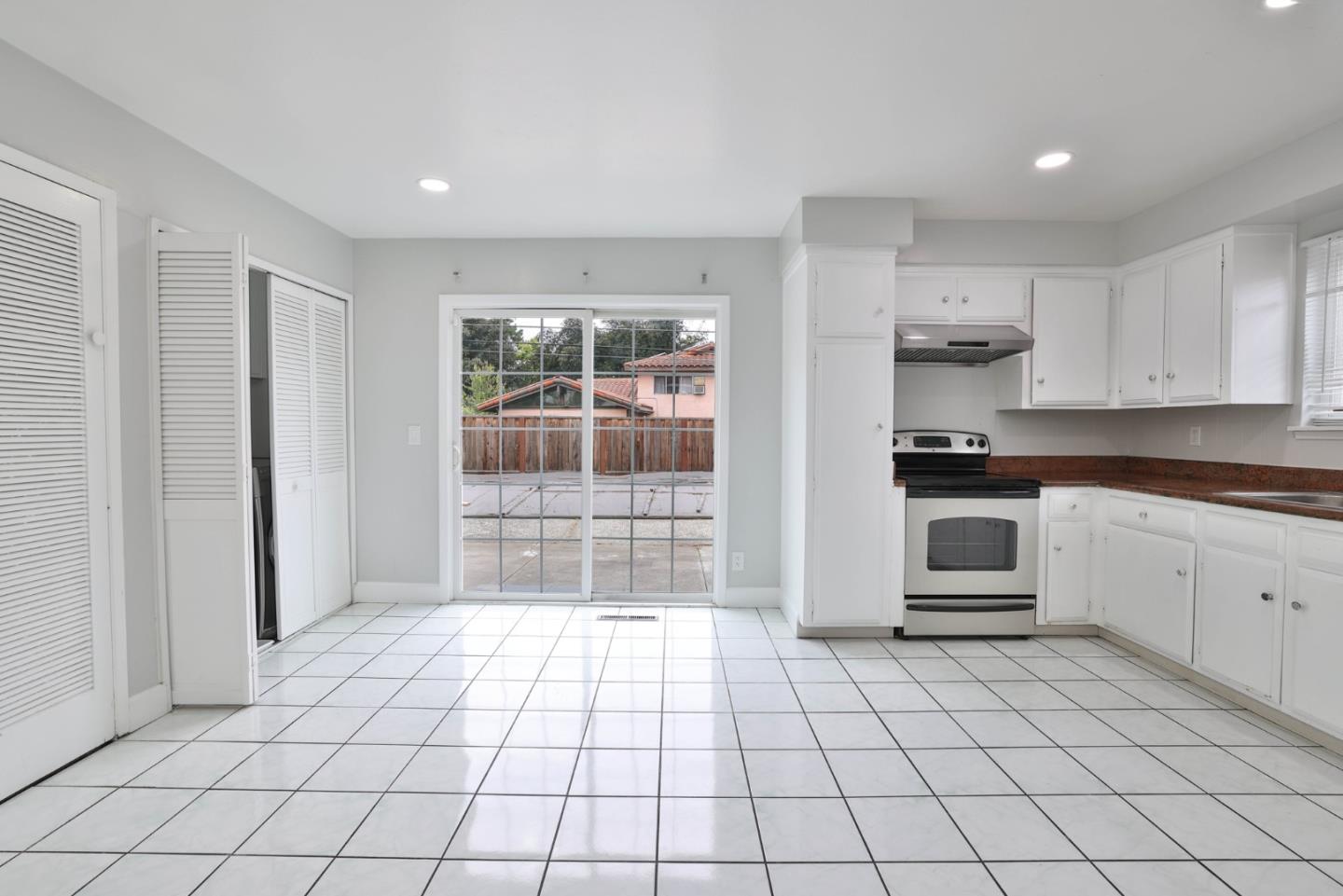 Detail Gallery Image 8 of 24 For 175 Page Mill Dr, San Jose,  CA 95111 - 4 Beds | 2/1 Baths