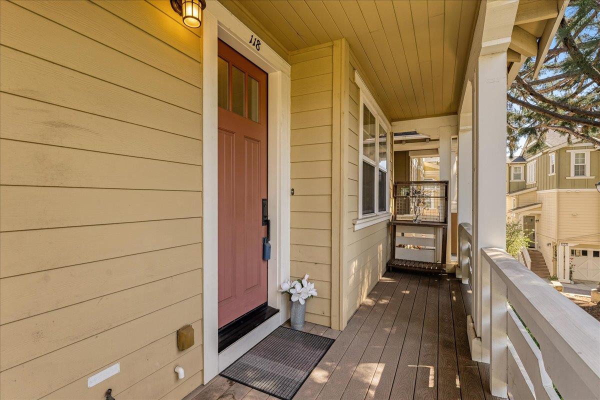 Detail Gallery Image 7 of 38 For 118 Bursar Ln, Santa Cruz,  CA 95060 - 3 Beds | 2/1 Baths