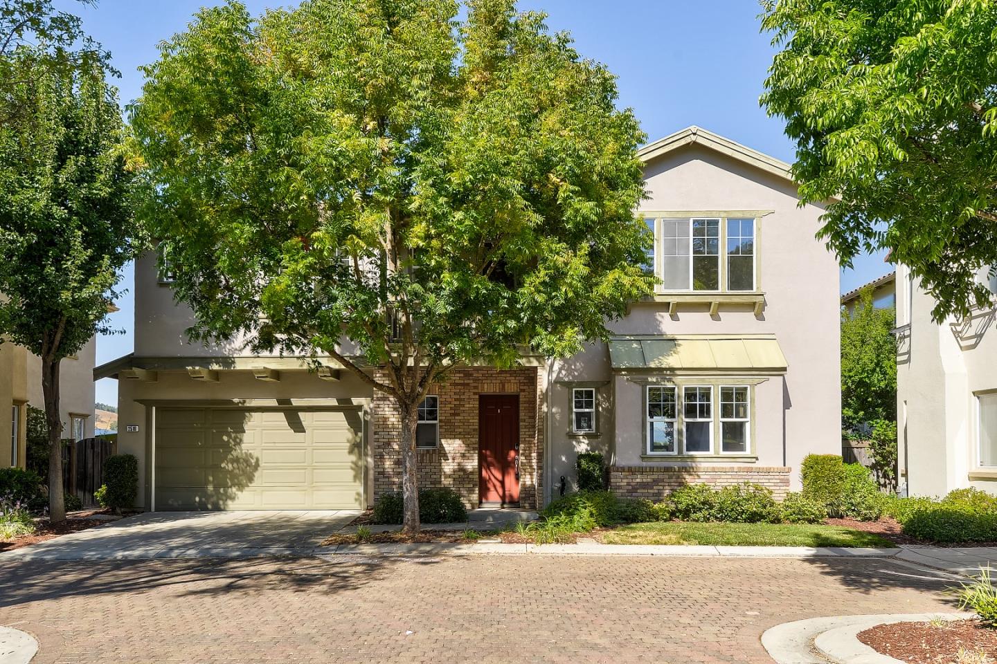 Detail Gallery Image 1 of 63 For 2516 Blairgowery Ct, Gilroy,  CA 95020 - 4 Beds | 3/1 Baths