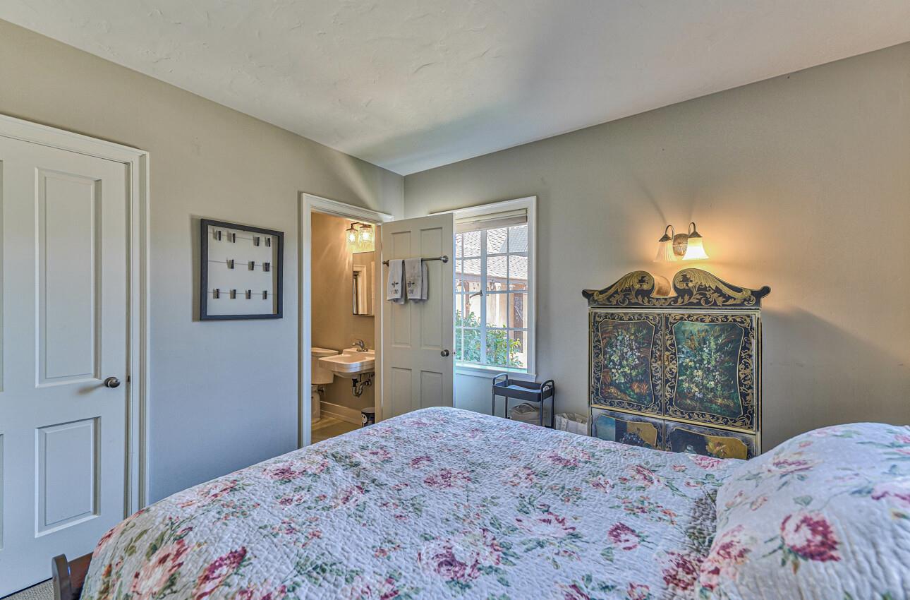 Detail Gallery Image 29 of 46 For 239 Pine St, Salinas,  CA 93901 - 5 Beds | 3/1 Baths