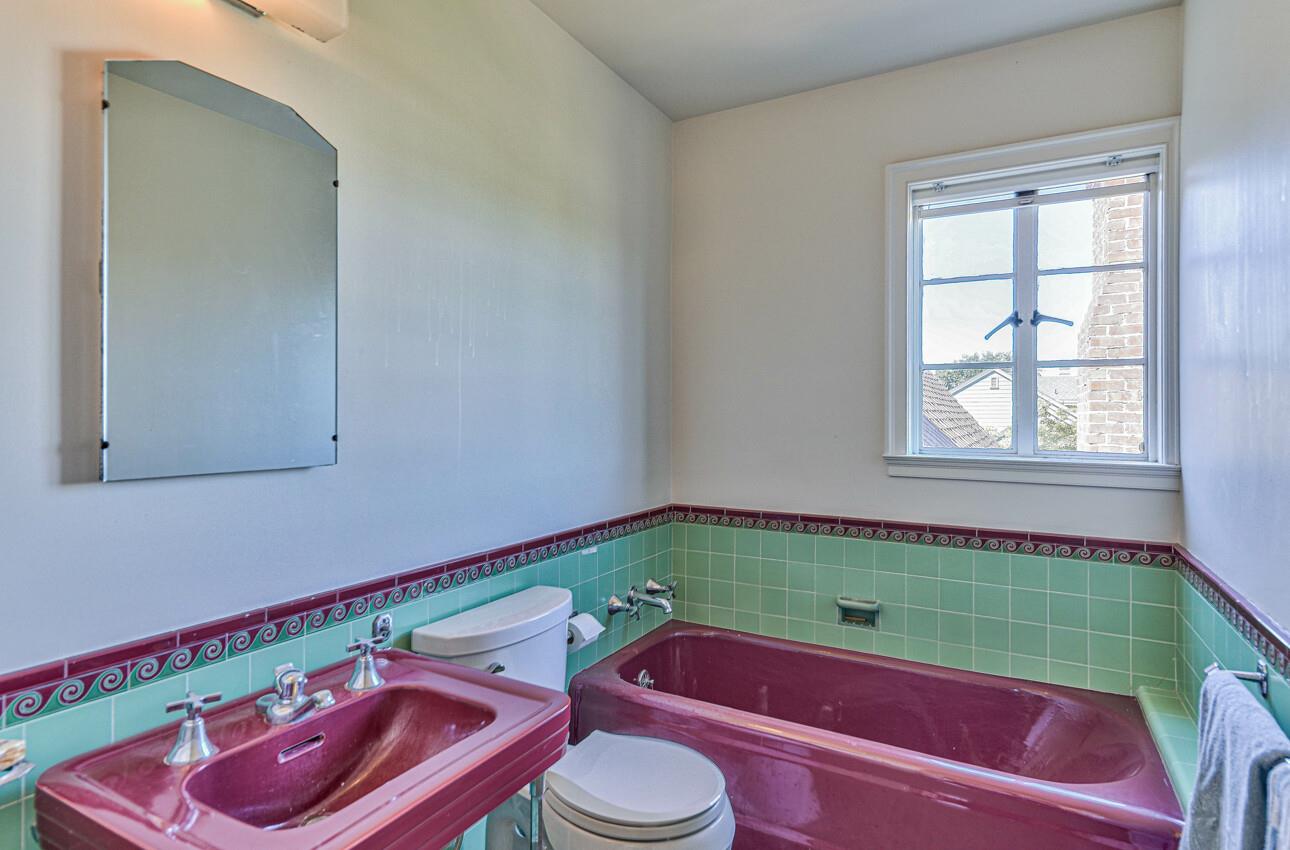 Detail Gallery Image 45 of 46 For 239 Pine St, Salinas,  CA 93901 - 5 Beds | 3/1 Baths