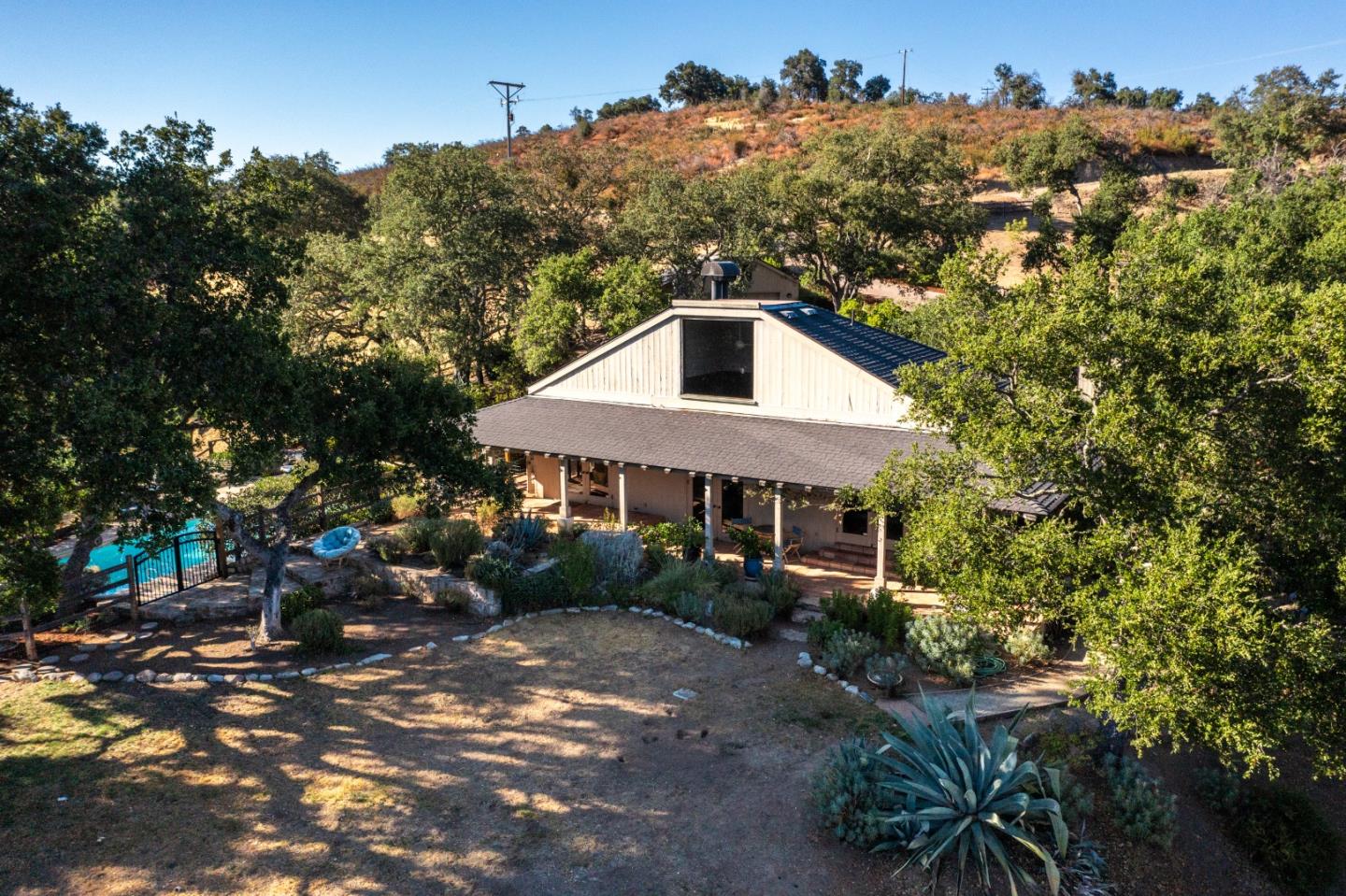 Detail Gallery Image 4 of 71 For 31 Asoleado Pl, Carmel Valley,  CA 93924 - 3 Beds | 3 Baths