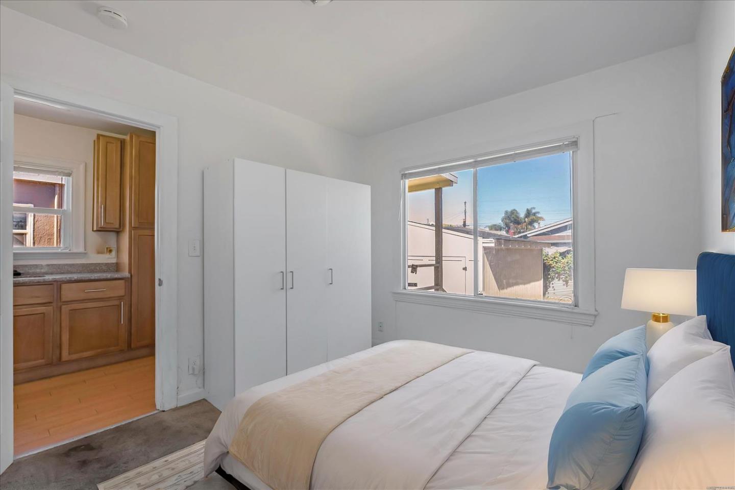 Detail Gallery Image 8 of 16 For 1745 Church St, Oakland,  CA 94621 - 2 Beds | 1 Baths