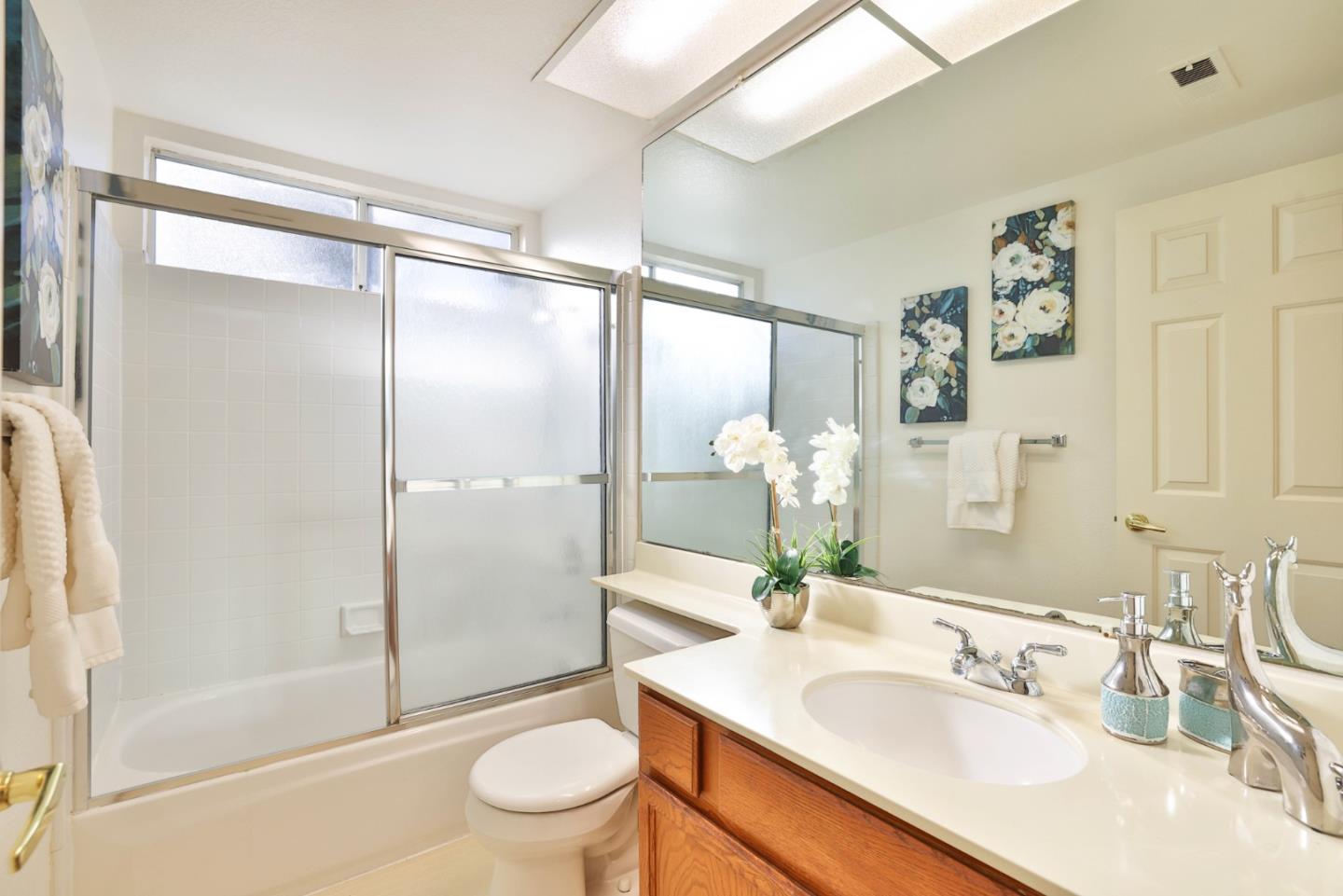 Detail Gallery Image 14 of 34 For 11599 Raintree Spring Ct, Cupertino,  CA 95014 - 3 Beds | 2/1 Baths