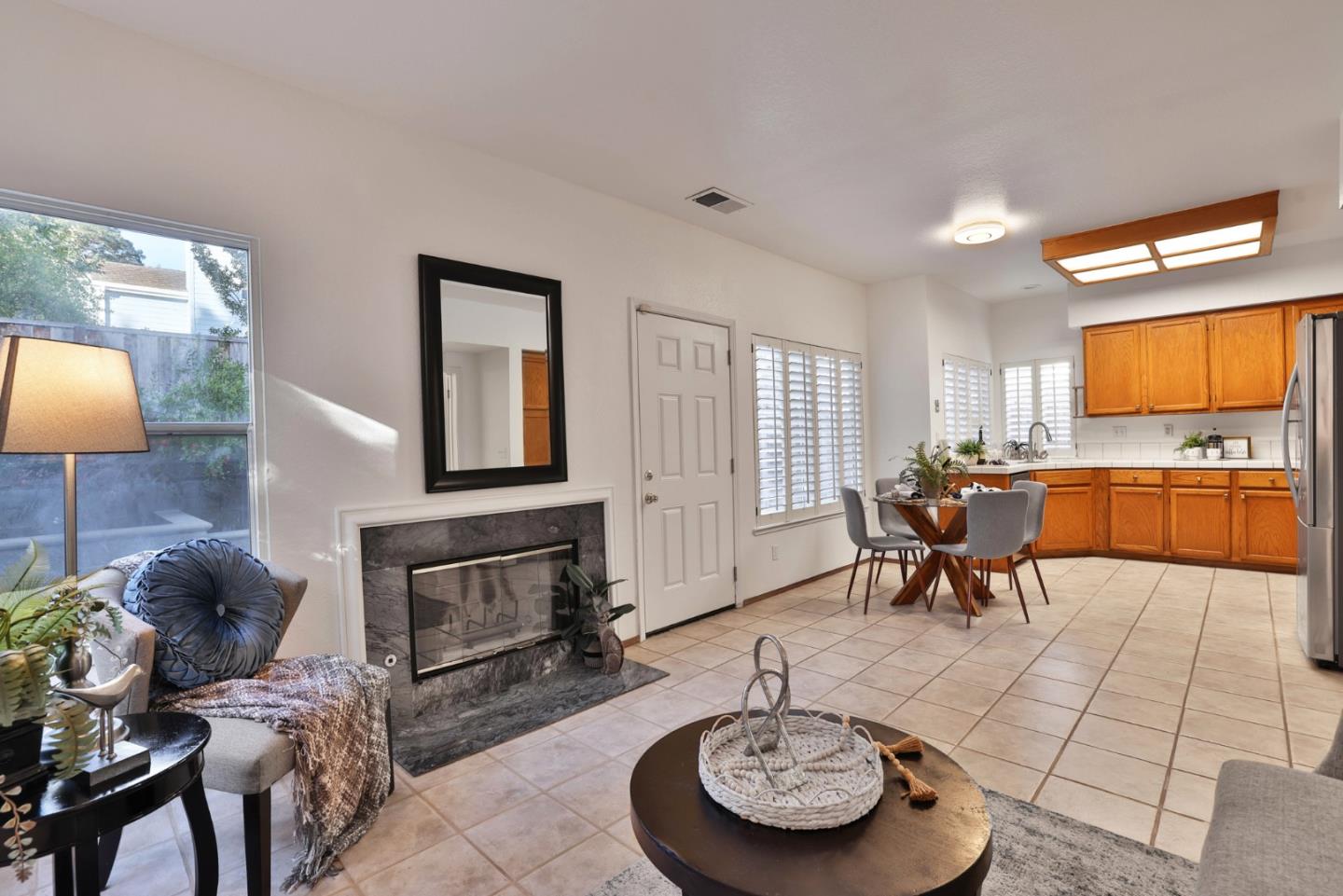 Detail Gallery Image 7 of 34 For 11599 Raintree Spring Ct, Cupertino,  CA 95014 - 3 Beds | 2/1 Baths