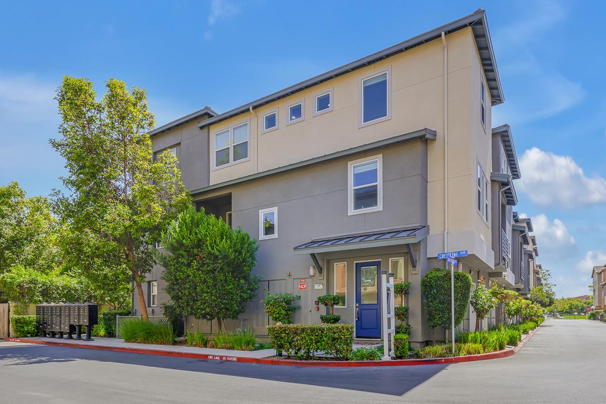 Detail Gallery Image 1 of 46 For 598 San Posadas Ter #24,  Sunnyvale,  CA 94085 - 2 Beds | 2/1 Baths