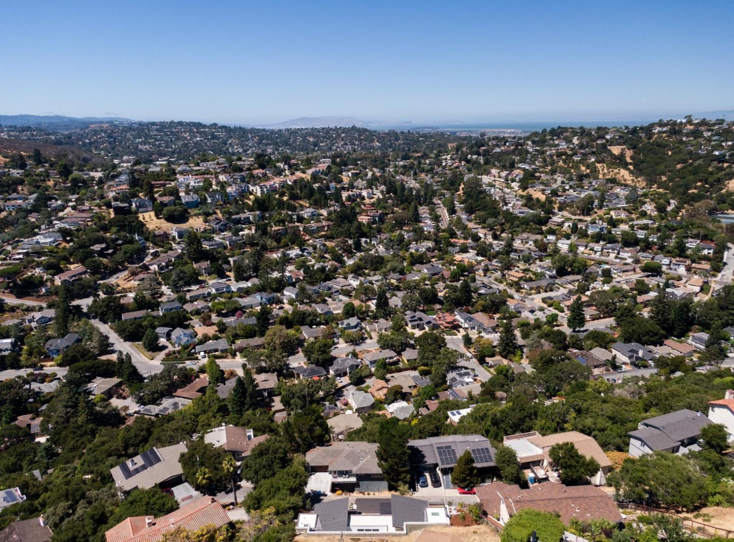 Detail Gallery Image 34 of 37 For 171 Coronado Ave, San Carlos,  CA 94070 - 4 Beds | 4/2 Baths