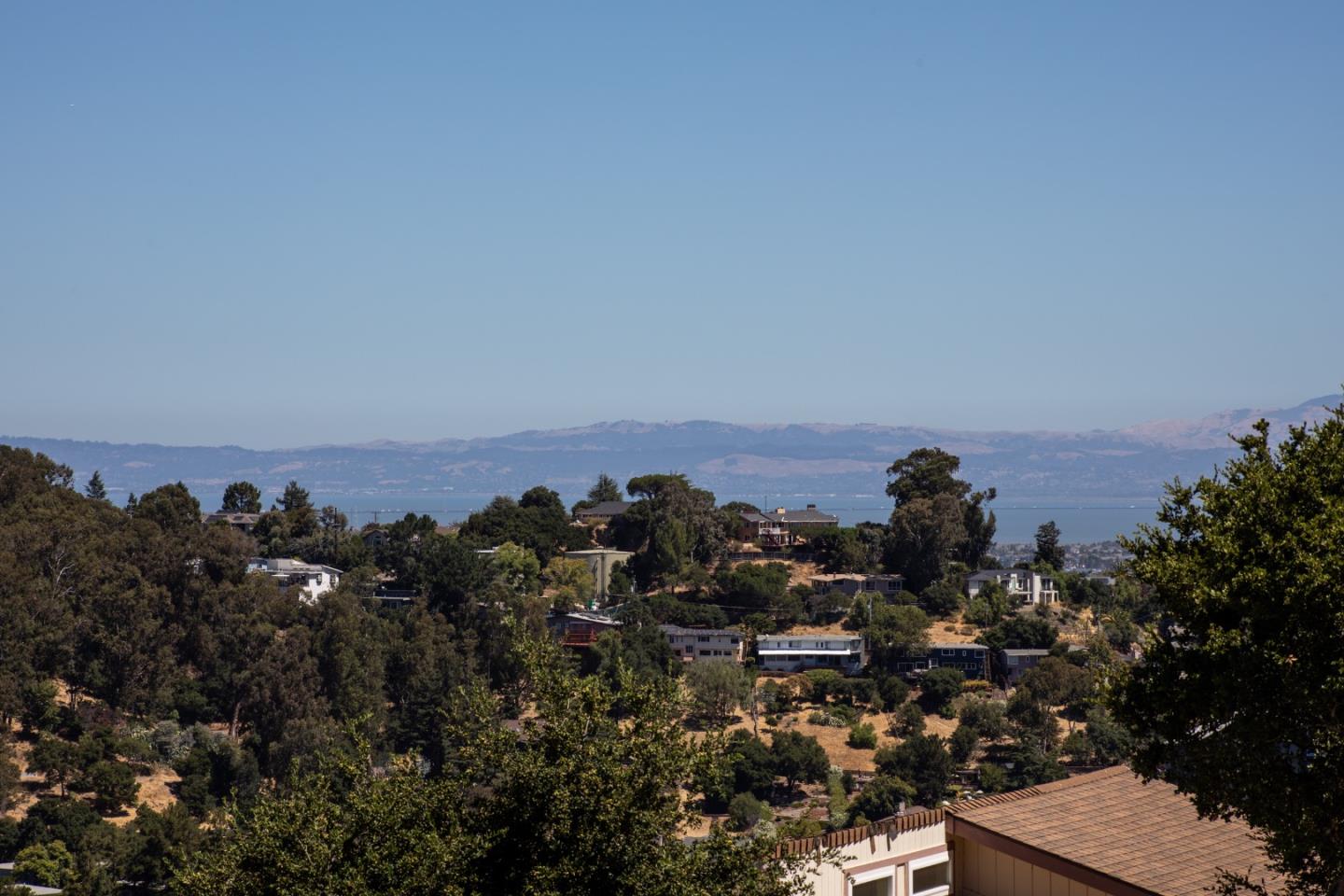 Detail Gallery Image 35 of 37 For 171 Coronado Ave, San Carlos,  CA 94070 - 4 Beds | 4/2 Baths