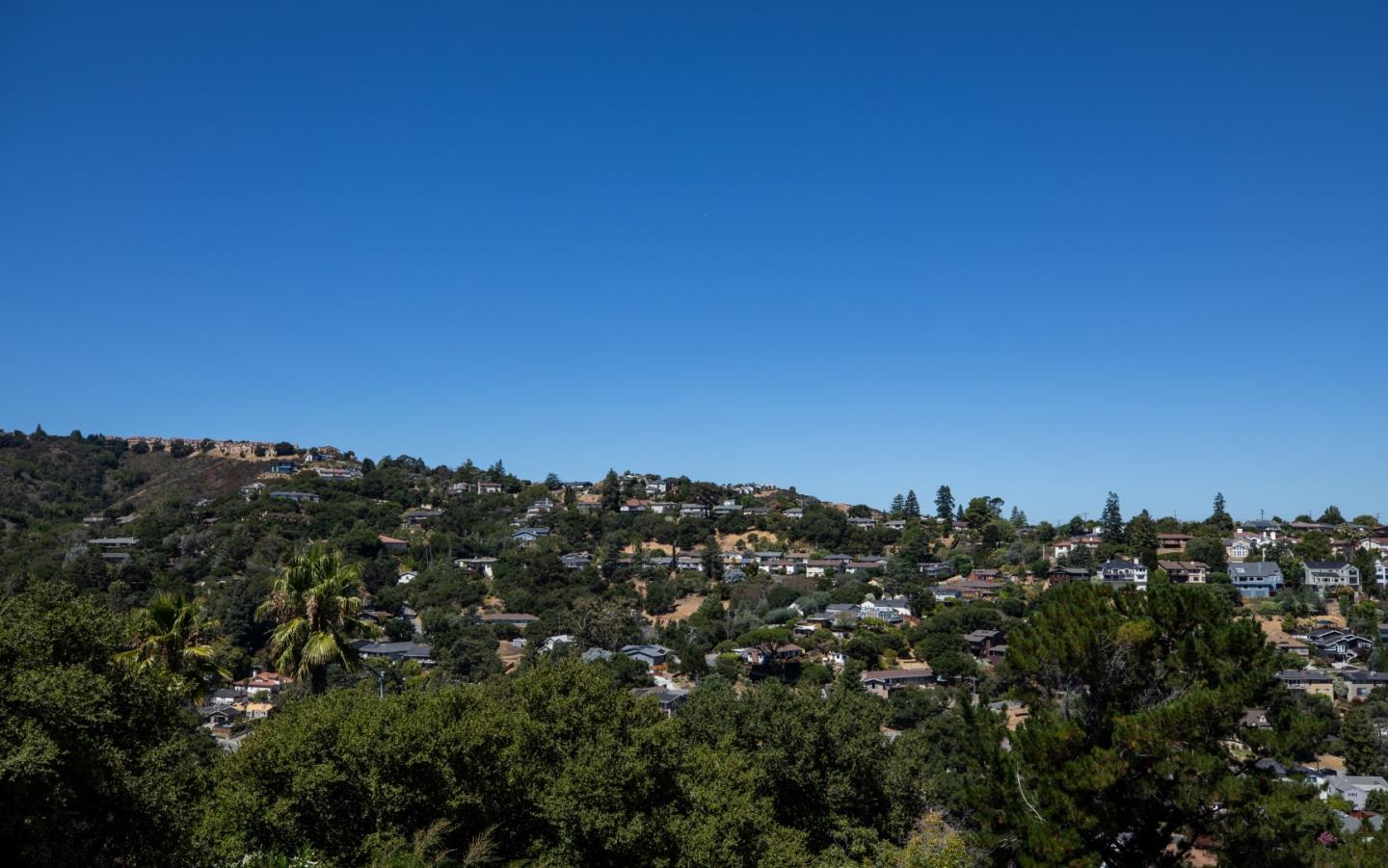 Detail Gallery Image 36 of 37 For 171 Coronado Ave, San Carlos,  CA 94070 - 4 Beds | 4/2 Baths