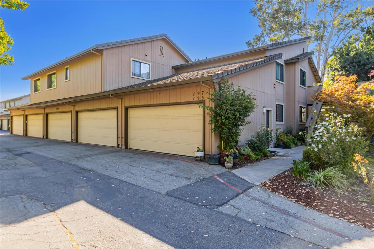 Detail Gallery Image 31 of 33 For 195 Del Monte Ln, Morgan Hill,  CA 95037 - 2 Beds | 2 Baths