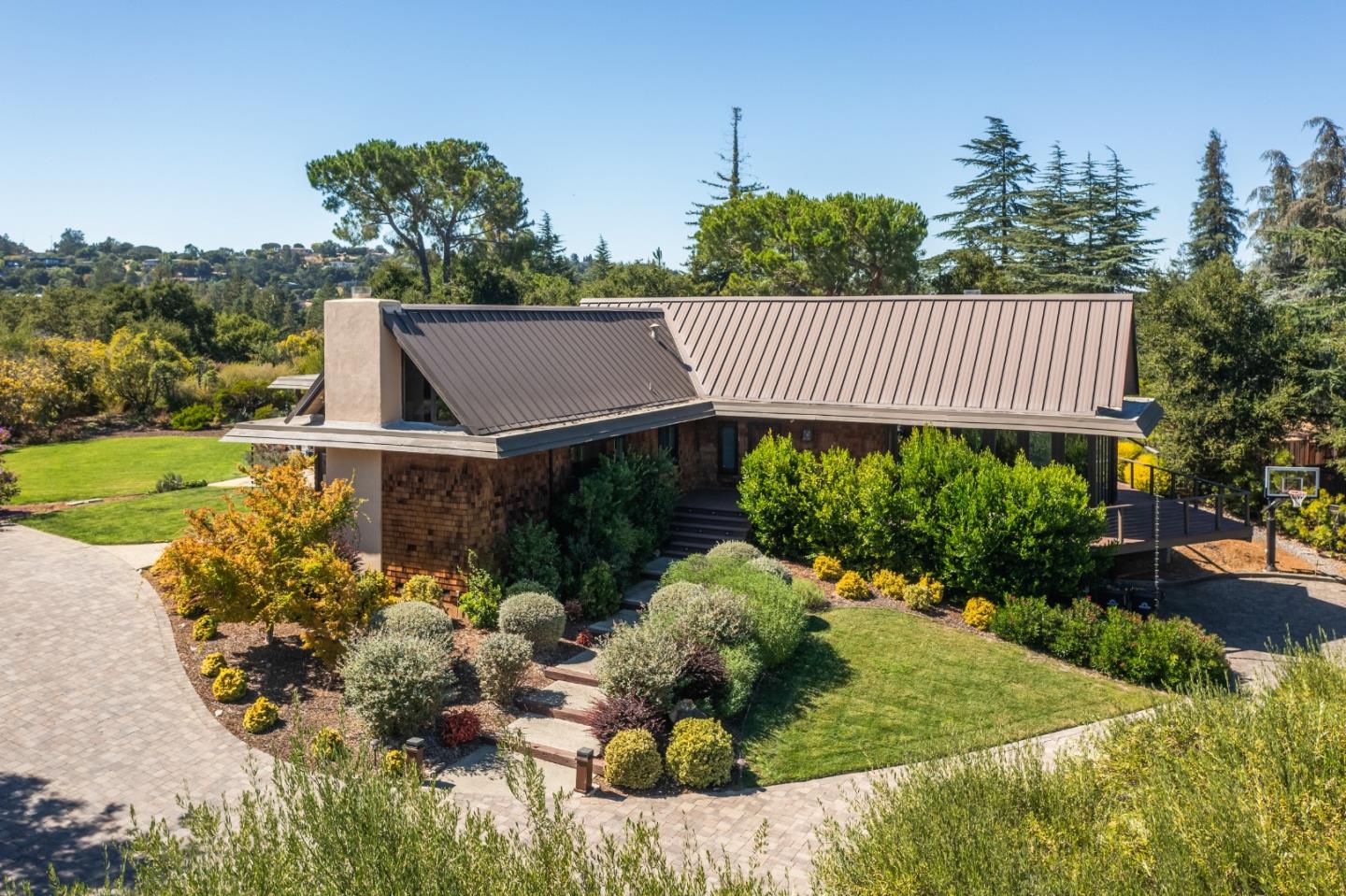 Detail Gallery Image 1 of 1 For 26985 Orchard Hill Ln, Los Altos Hills,  CA 94022 - 4 Beds | 3/1 Baths