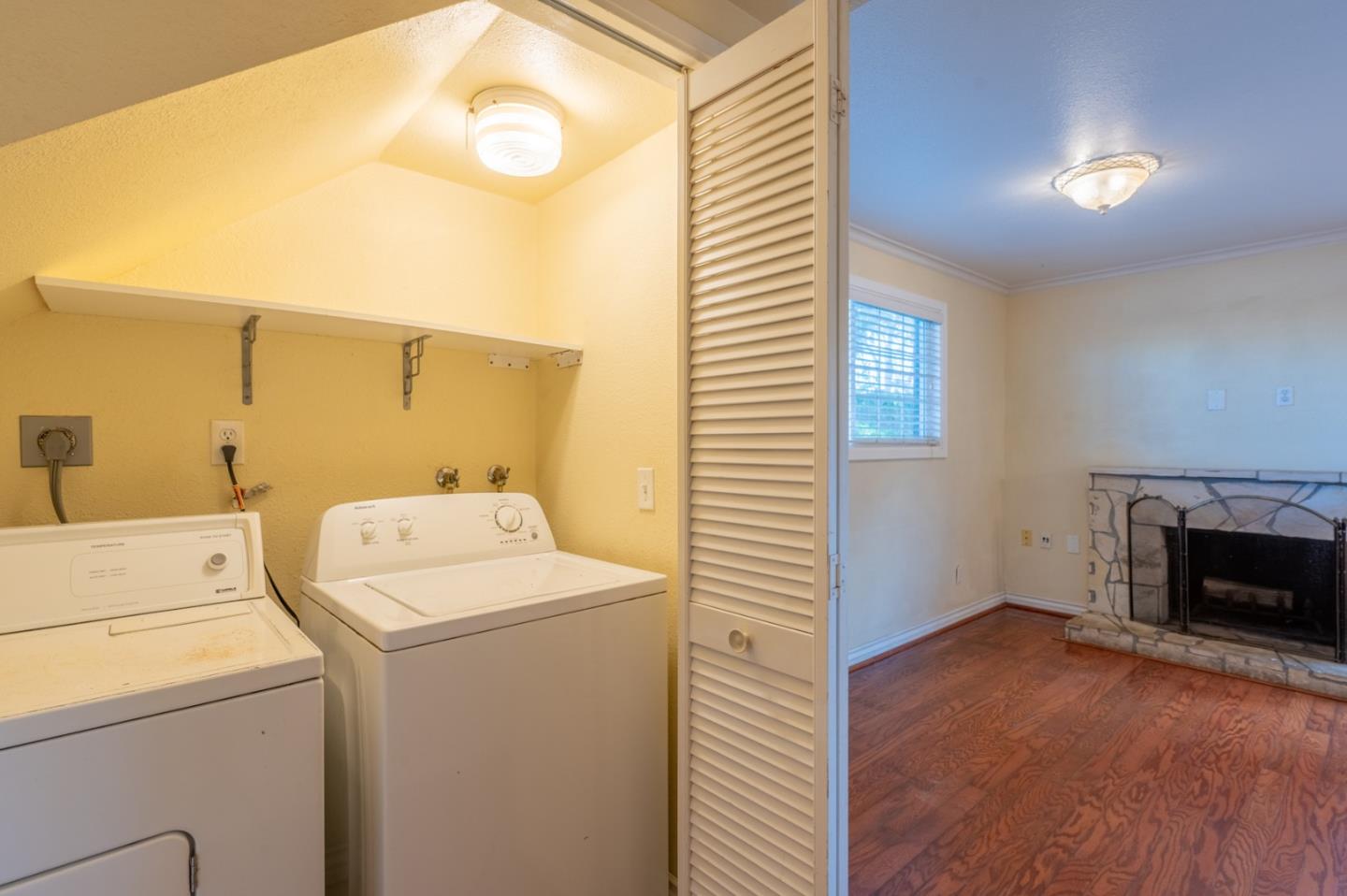 Detail Gallery Image 4 of 19 For 189 San Pablo Court #7, Marina,  CA 93933 - 3 Beds | 1/1 Baths