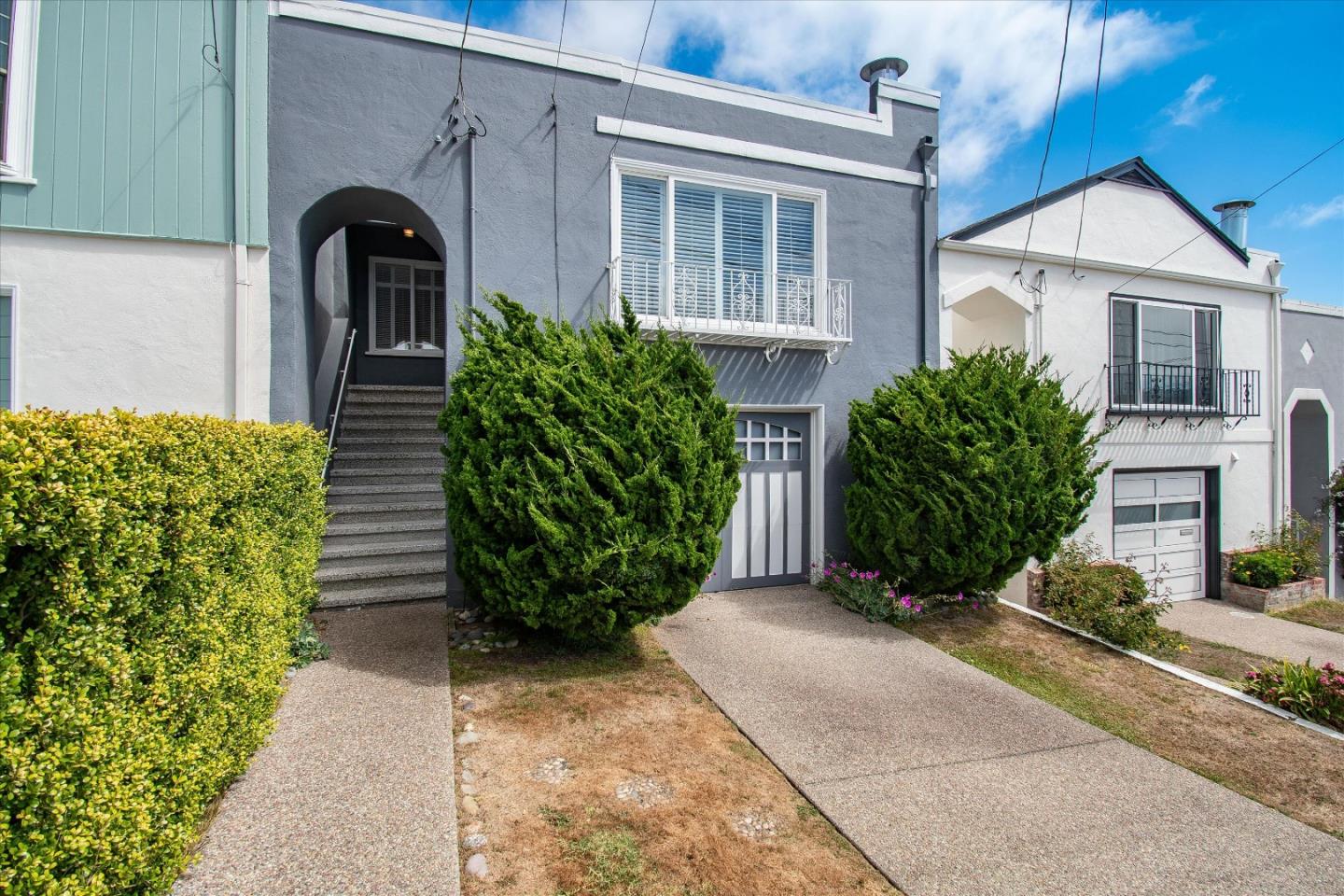 Detail Gallery Image 1 of 43 For 225 2nd Ave, Daly City,  CA 94014 - 3 Beds | 2/1 Baths