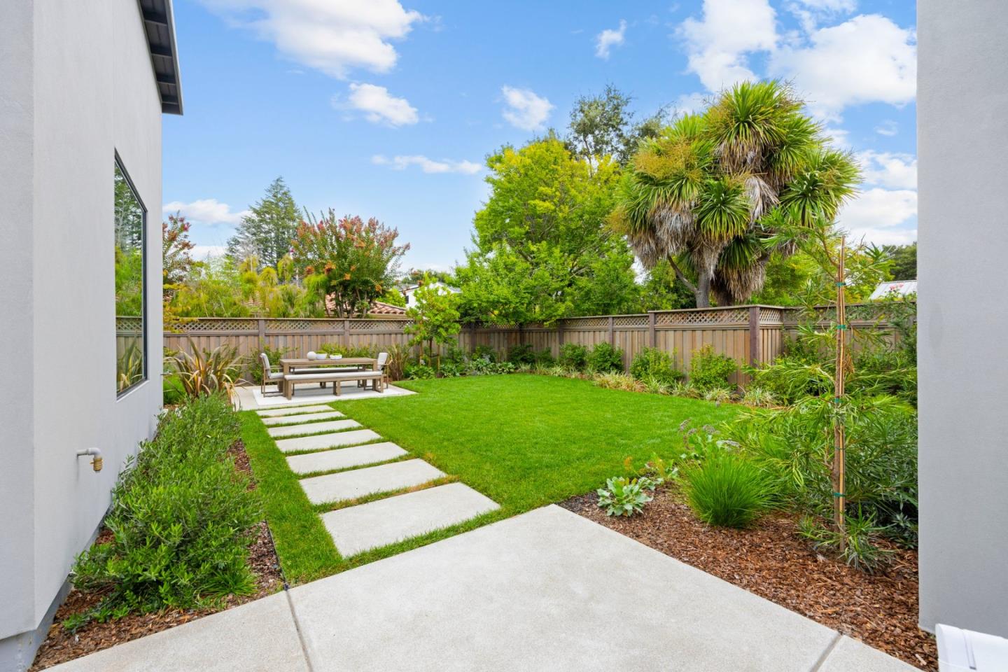 Detail Gallery Image 29 of 37 For 972 Olive St, Menlo Park,  CA 94025 - 4 Beds | 4/1 Baths