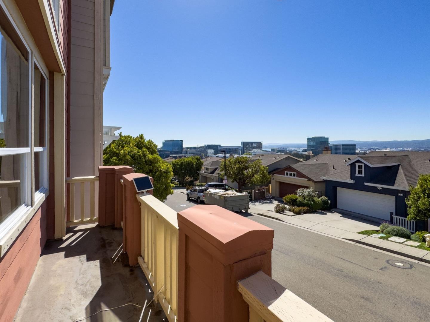 Detail Gallery Image 15 of 65 For 12 Pointe View Pl, South San Francisco,  CA 94080 - 3 Beds | 2/1 Baths