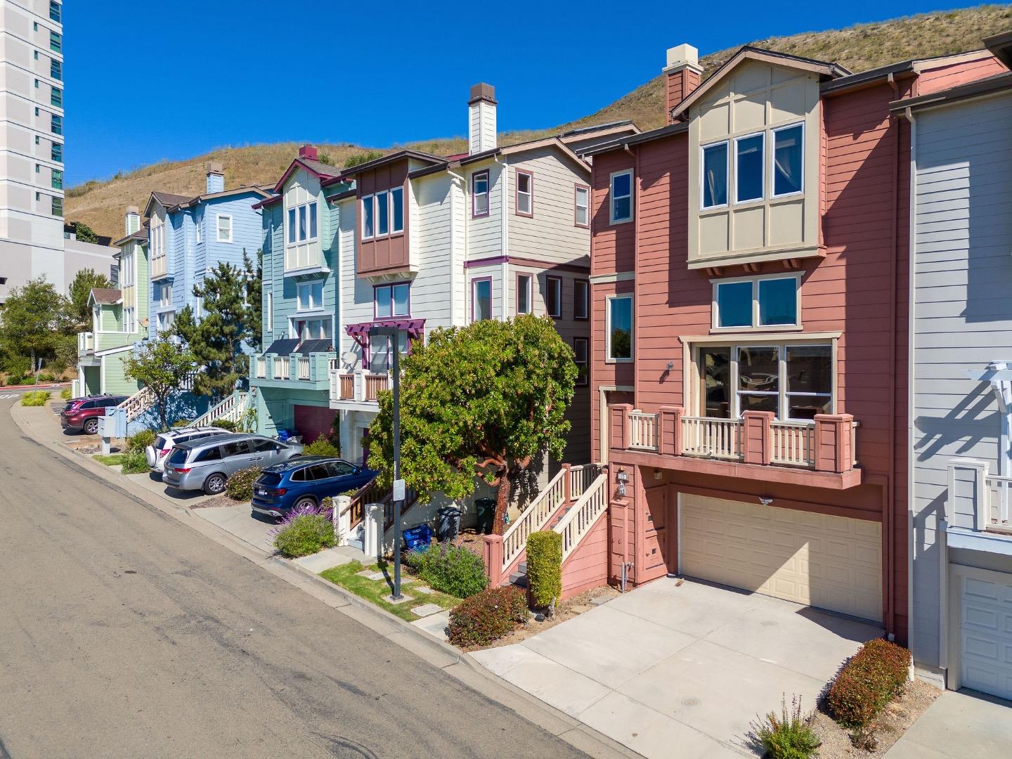 Detail Gallery Image 3 of 65 For 12 Pointe View Pl, South San Francisco,  CA 94080 - 3 Beds | 2/1 Baths