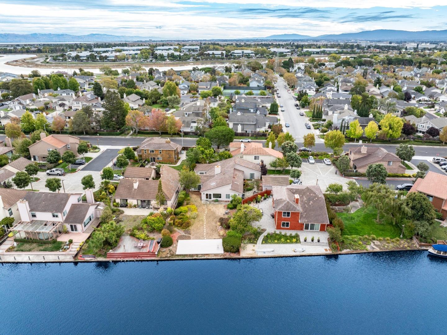 Detail Gallery Image 7 of 35 For 609 Santa Catalina Ln, Foster City,  CA 94404 - 5 Beds | 3/1 Baths