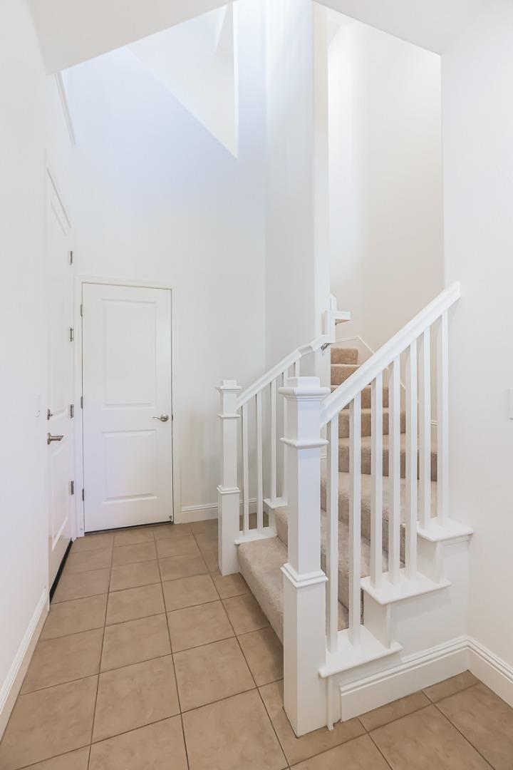 Detail Gallery Image 5 of 56 For 640 Turnbuckle Dr #1601,  Redwood City,  CA 94063 - 3 Beds | 2/1 Baths