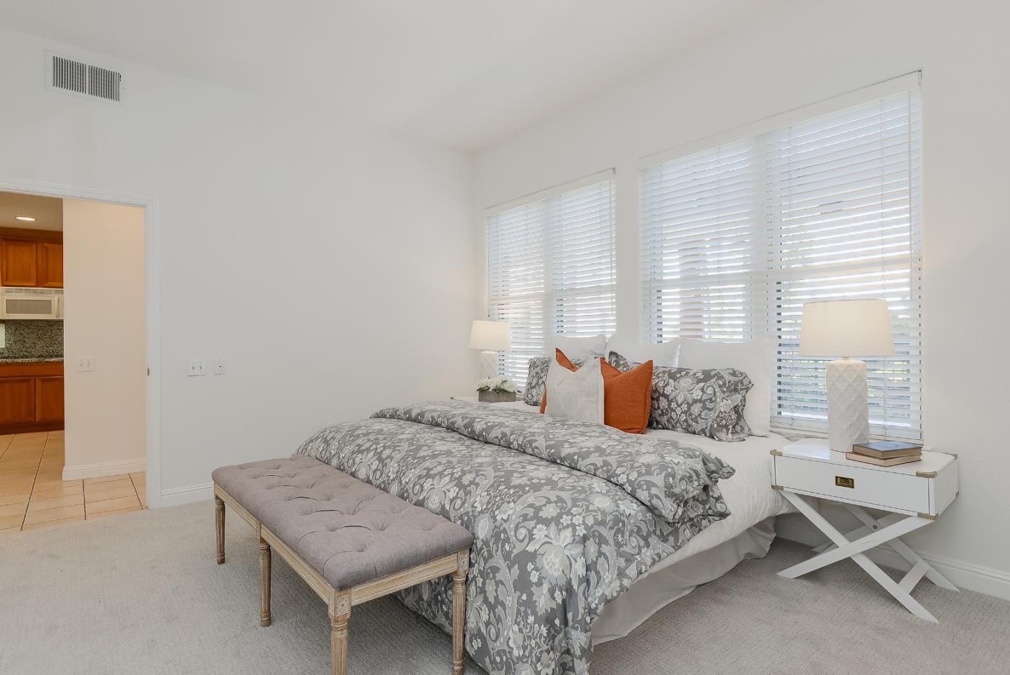 Detail Gallery Image 11 of 27 For 435 Sheridan Ave #212,  Palo Alto,  CA 94306 - 3 Beds | 2 Baths